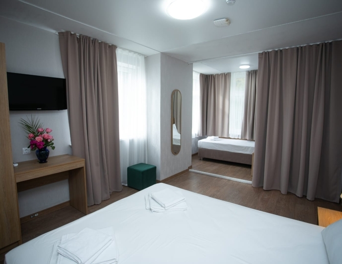 Люкс 3-местный 2-комнатный семейный - Дом отдыха «Солнечный» Холодная Речка