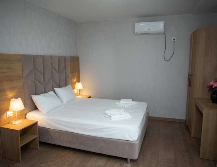 Люкс 3-местный 2-комнатный семейный - Дом отдыха «Солнечный» Холодная Речка